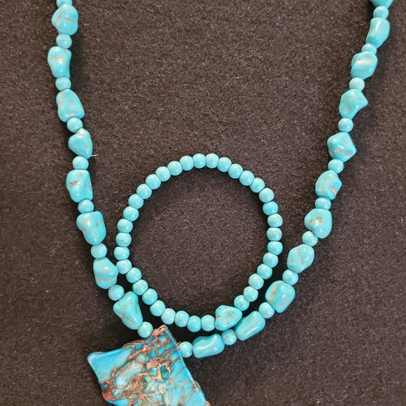 EVERYTHING ABOUT THIS SET IS GORGEOUS!! - Picture 3 of 11